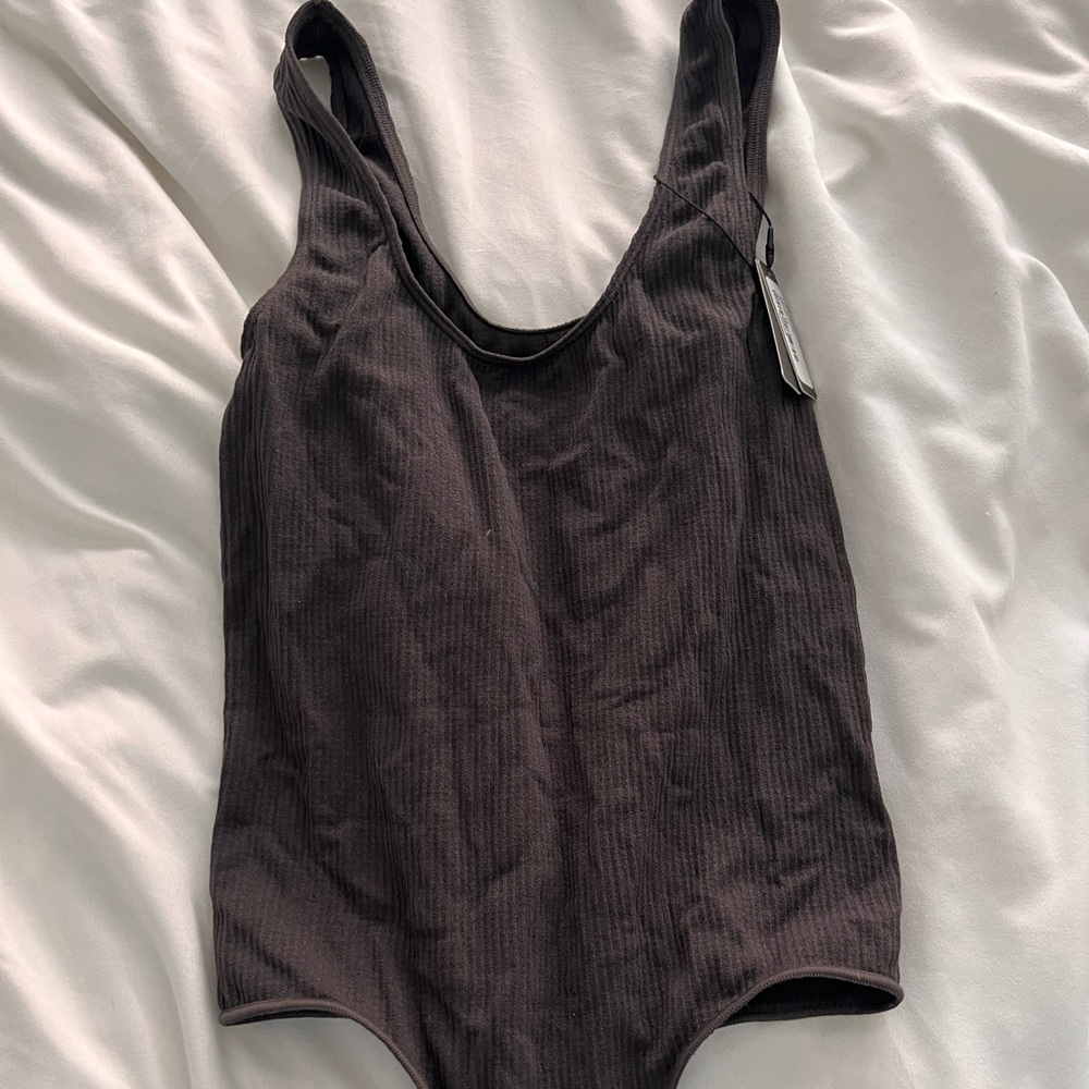 SKIMS NWT RIBBED BODY SUIT